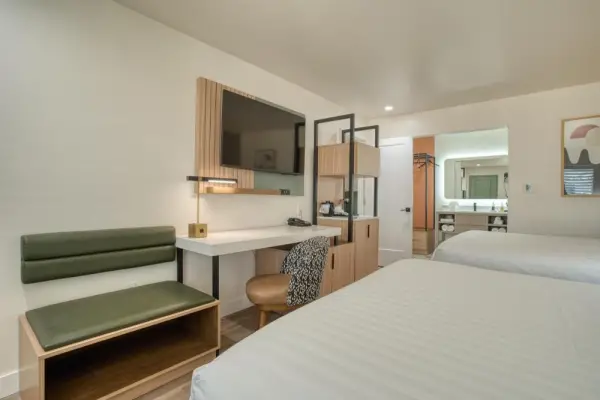 La Casa Inn 6