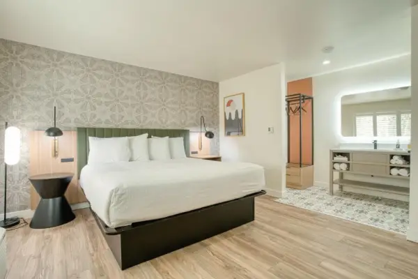 La Casa Inn 8